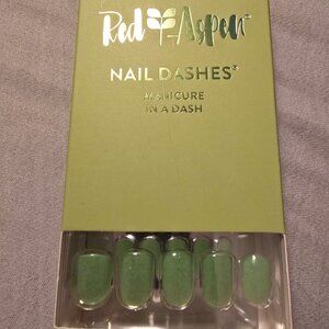 Red‎ Aspen Nail Dashes ✨Cool Kiwi Boyd - NIB